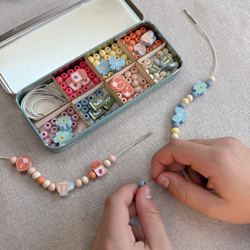 Tiny Trinkets Medium Bracelet Kit